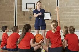 女主播热舞助力电竞战队逆袭，获胜后直播间被封，网友：还我晃圣